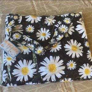 2-in-1 Convertible beach towel & tote bag NWT